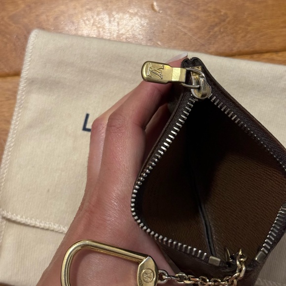 AUTHENTIC Louis Vuitton - Picture 8 of 9